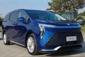 25款别克世纪来了，预售比老款还贵了，大六座布局视频封面