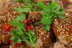 老豆腐简单好吃的做法，浇汁豆腐全家人都爱吃，外酥里嫩口口爆汁视频封面