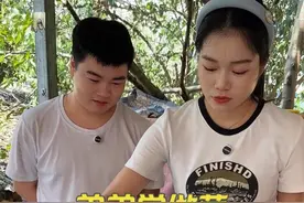 弟弟来家学做菜，燕子手把手教他炒双椒肉丝，老弟口水都流下来了 #乡村生活家  #新农人计划2024 #我的乡村生活视频封面