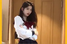 她被众多网友誉为先天 JK 圣体#先天JK圣体 #你的jk女孩 #jk制服视频封面