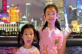 夜游东方明珠，偶遇小粉丝，合照站C位， #东方明珠 #记录生活视频封面