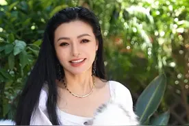 阿拉伯土豪都喜欢养什么宠物？马路上到处可见猫饼！ #阿拉伯视频封面
