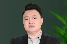 大妈捡手机拒不还人，小姑娘无奈跪地求人，结局爽了#人间百态#百姓生活#真人真事视频封面