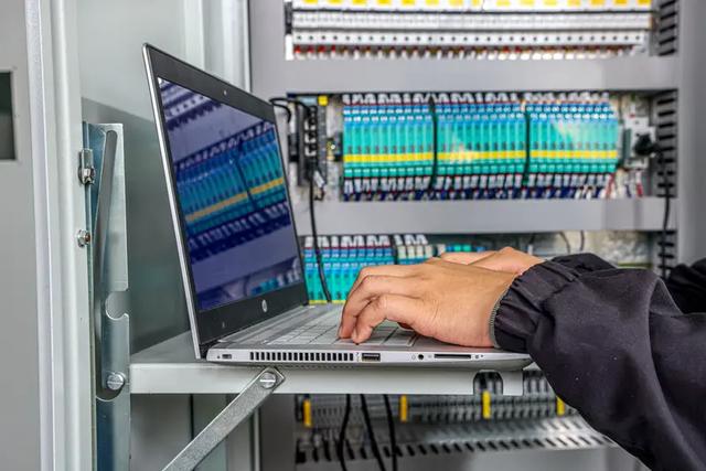 电脑显示器显示输入不支持如何解决(西门子S71200PLC连不上电脑这样排查)