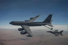 美国释放动手信号？一夜之间，美军大批军机飞往中东视频封面