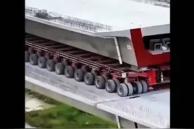 高空震撼视角！高速桥梁架设过程首次公开