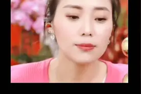 云朵说：尽力做好，争口气！自己作词写的曲曲！