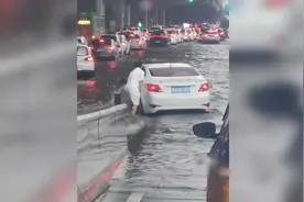蒙古勇士，可以封为呼市第一巴图鲁 #呼市暴雨 #城市道路