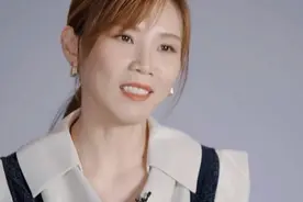 李佳薇进歌手总决赛后回去酒吧唱歌，真诚的感谢每个给她机会的人