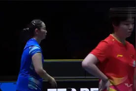 姐妹情呢？慢镜还原何卓佳竟投诉蒯曼发球遮挡全过程，蒯曼傻眼了