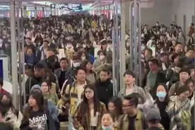 五一放假出行，让老外都惊呆了，中国真的只有十四亿人口吗