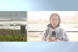 台风“丹娜丝”在台湾省嘉义县沿海登陆 记者直击台风登陆现场