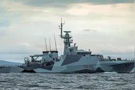 英舰过航台湾海峡，东部战区强势回应，传递了哪些信号？