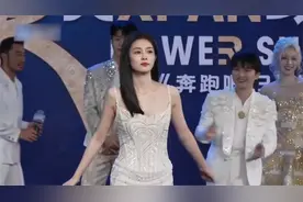 白鹿跳跑男主题曲，真不愧是舞蹈女王，手势舞简直信手拈来