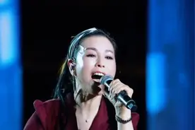 云朵《我的楼兰》下架，赵运玲《我的楼兰》上架，超越原唱了