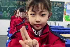 小朋友的手势舞，全网最火的朋友的手势舞。挽扶。