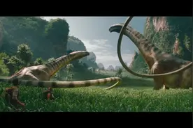 电影《侏罗纪世界：重生》曝正片片段：草地惊现泰坦巨龙