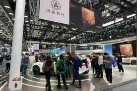 问界新M7狂降5万！20万级爆卖30万台，华为智驾成杀手锏