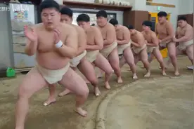 将近300斤的日本相扑手，为了保持体重，一天居然要吃这些东西