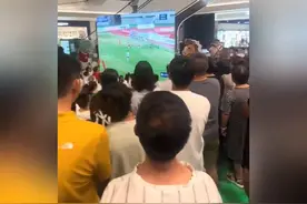 常州队破门瞬间，淮安商场万人狂欢！苏超联赛激情引爆全场