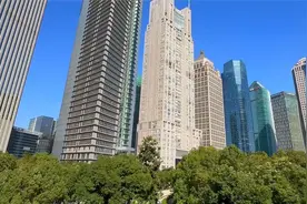 不可思议：上海最繁华的陆家嘴竟然藏着一幢150亿的烂尾楼之王视频封面