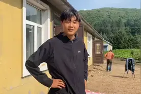 孩子给刚泡脚按摩，感动的不行，没想到竟是满满的套路，笑死人了