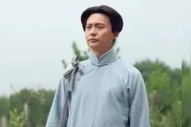 三人结拜为兄弟，建国后一人成铁匠，一人是农民，一人是主席