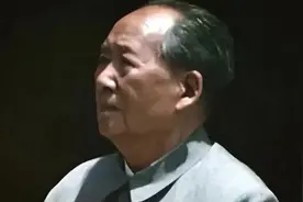 曾有人问毛主席：“若鲁迅在世会怎样？”，主席说：只有2种可能