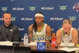 李月汝飞翼首秀赢得主帅称赞：她的表现让我兴奋，有身高也有速度