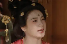 直到宁王兵败满门抄斩，李幼贞贬为庶民流放，才知是何惟芳亲妹