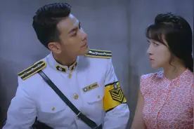 原来戴向宇和陈紫函演过戏呀！这是喜剧片吧 太好笑了