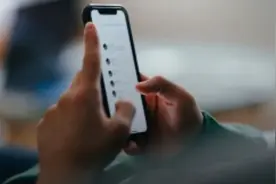 家长因“发朋友圈评论教体局长免职”被拘留4天，已申请行政复议