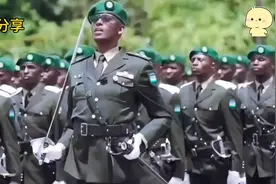 大家快来看看这些由中国军人训练出来的卢旺达士兵的表现帅不帅？