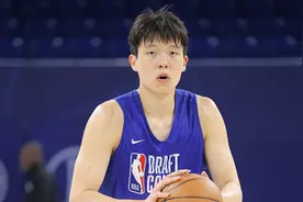 中国篮球历史第三人！杨瀚森成为第三位首轮被NBA选中的中国球员视频封面