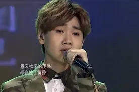原来汪苏泷早就唱过《年轮》，开口比张碧晨还好听，不愧是原唱！