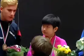 “王楚钦有多喜欢逗莎莎？专属莎头的搞笑瞬间”#孙颖莎 #王楚钦