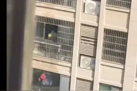 楼上楼下矛盾爆发抛花盆砸在楼下女子头部网友本来矛盾不大这下