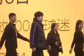 难怪莎莎和大头能成为最好的朋友，私底下蛐蛐别人一套一套的