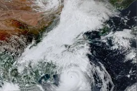 海浪风暴潮双双升为红色预警：深圳广州等地或现海水倒灌视频封面