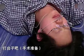 女子生孩子顺产全过程，疼到惨叫，老公却一点忙都帮不上