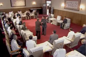 历史转折：数学家和首长两次握手态度截然不同视频封面