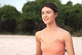 被人类社会抛弃的“沼泽女孩”，用自然法则完成了一场完美复仇