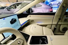 一觉醒来，又一款6座SUV预售了，车长5145mm，预售价19.39万