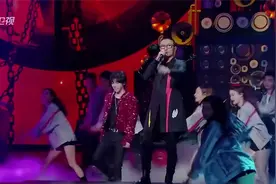 汪峰、华晨宇强强联合，唱得太好听了，粉丝都陶醉了