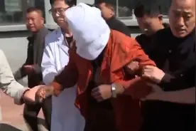 黑龙江矿震6名被困人员全部获救 现场：矿工蒙头被搀扶走上救护车