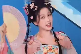 笑死！！小丫头还有两副面孔呢！表面爱女背地雌竞…