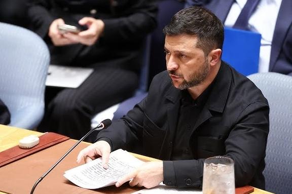 学者批泽连斯基在俄乌问题上怪中国