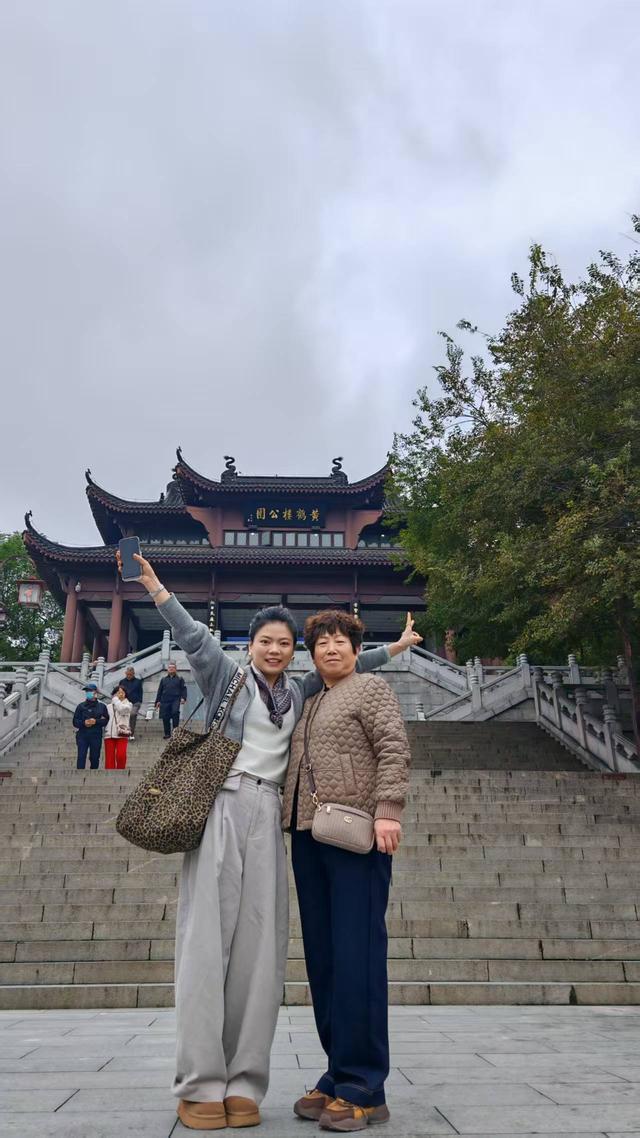 文/任天义：乙巳秋登黄鹤楼记：融古今风华，抒一家情衷