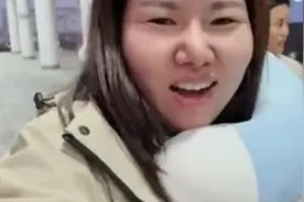 如果我没有猜错的话，奶茶阿姨的儿子图片