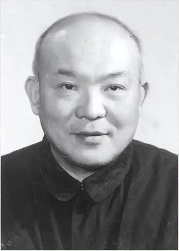 1939年，卫立煌想参加共产党，秘书告诉刘少奇，刘：你胆子不小啊